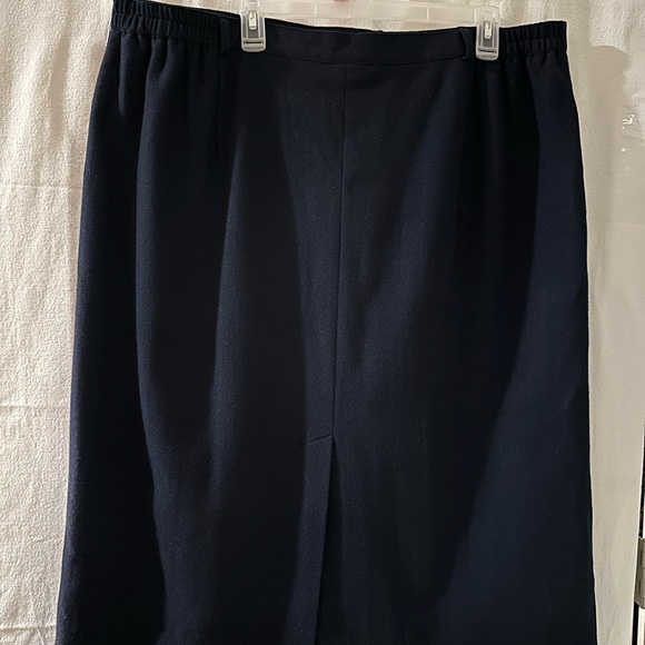 Vintage-Inspired Sag Harbor Woman 20W 100% Wool Navy Pencil Skirt Lined Midi - Picture 3 of 15